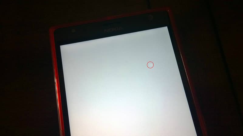Sửa lỗi màn hình điện thoại iPhone bị đốm trắng như thế nào?