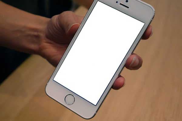 Màn hình điện thoại iPhone bị trắng xóa phải làm sao?