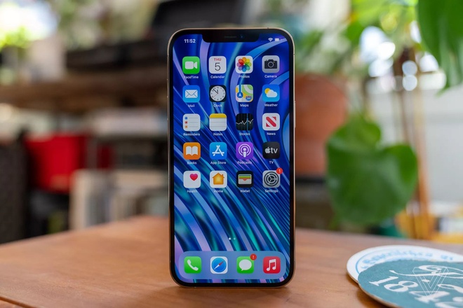 Liệu màn hình iPhone đắt tiền thì có thể có nhiều lỗi không?