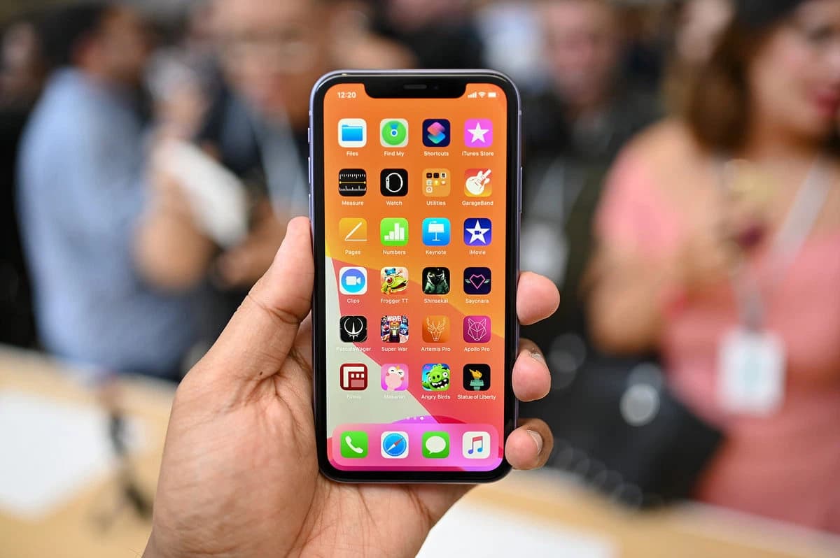Thay màn hình iPhone có bị mất dữ liệu hay Face ID không?