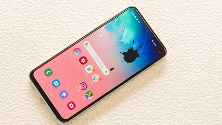 Màn hình iPhone bị chấm mực có sao không?