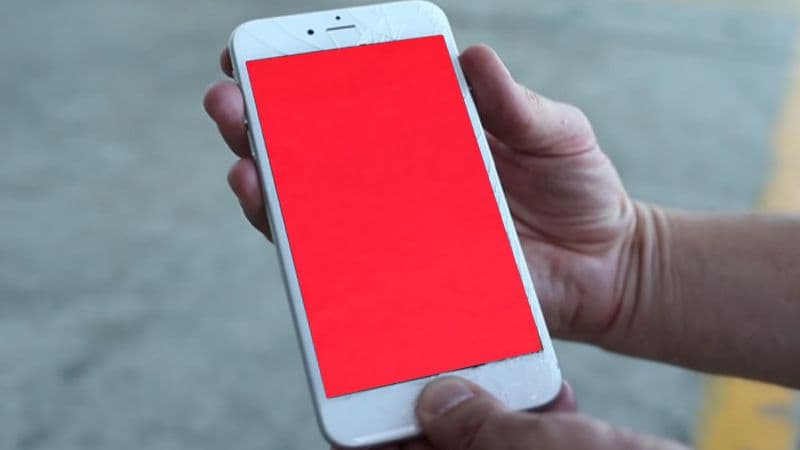 Màn hình iPhone bị đỏ màn hình có khắc phục được không?