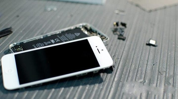 Có nên thay màn hình iPhone 13 Pro Max tại trung tâm không chính hãng?