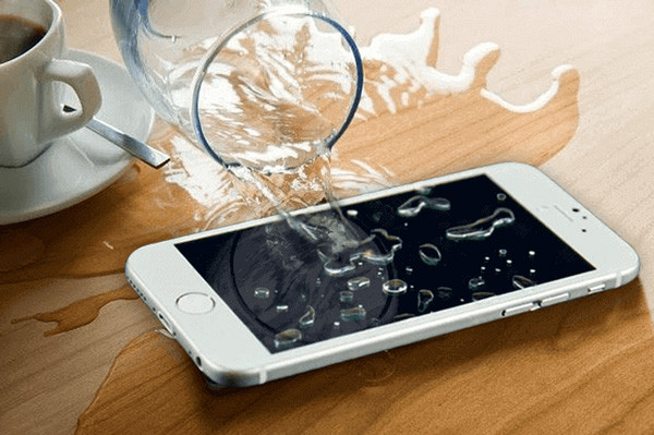 7 cách xử lý điện thoại iPhone rơi xuống nước hiệu quả