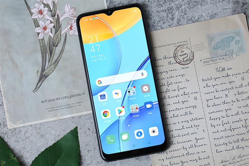 Màn hình điện thoại Oppo có dễ vỡ khi rơi từ độ cao không?