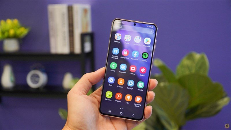 Màn hình Samsung tầm trung ngày nay: Có đẹp như dòng cao cấp không?