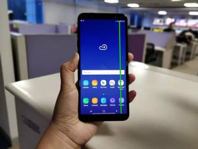 Vết sọc trên màn hình Samsung – Cảnh báo lỗi cáp màn hình hoặc bo mạch