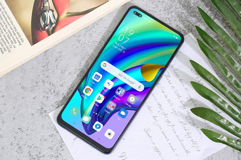 Điện thoại Oppo có dễ vỡ màn hình khi rơi trên bề mặt cứng không?