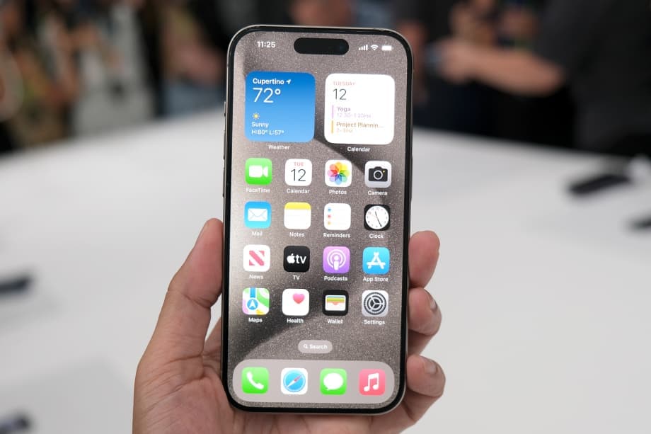 Айфон 14 про эпл стор. Айфоны из apple store. Эпл сторе. Айфон 15 гб стор. Айфон 15 гб стор.