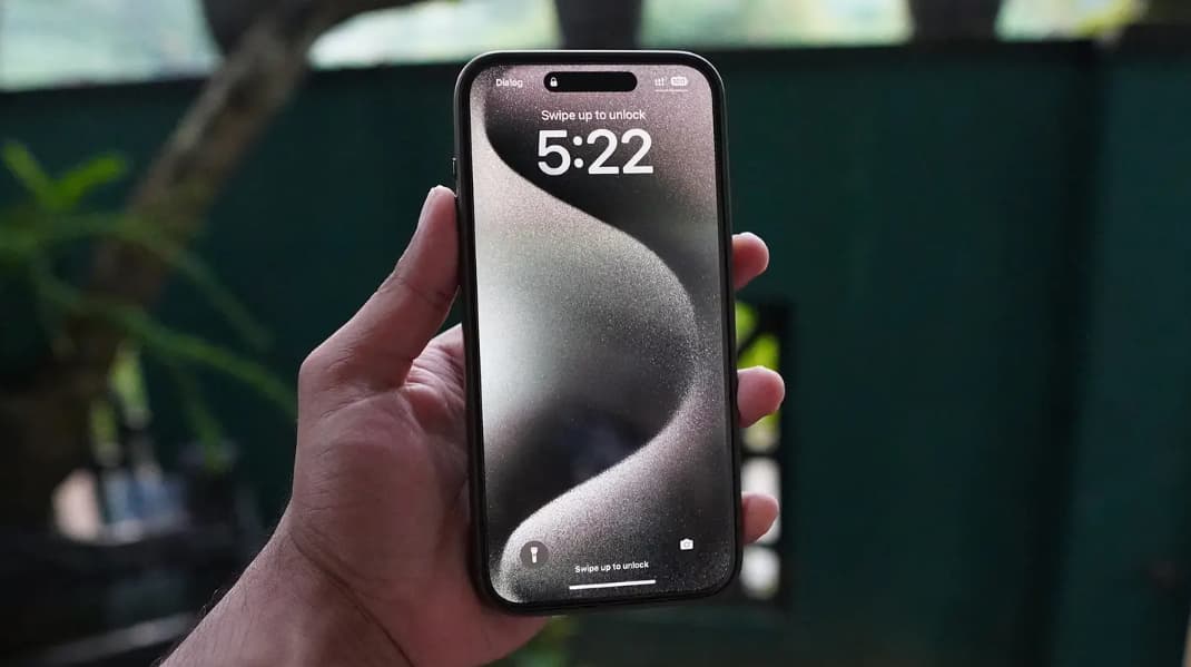 Giá thay màn hình iPhone 15 Pro Max hiện nay là bao nhiêu?