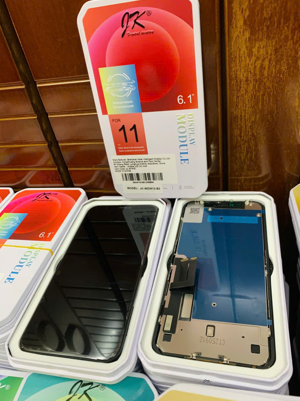 Màn hình iPhone JK ra mắt khi nào?