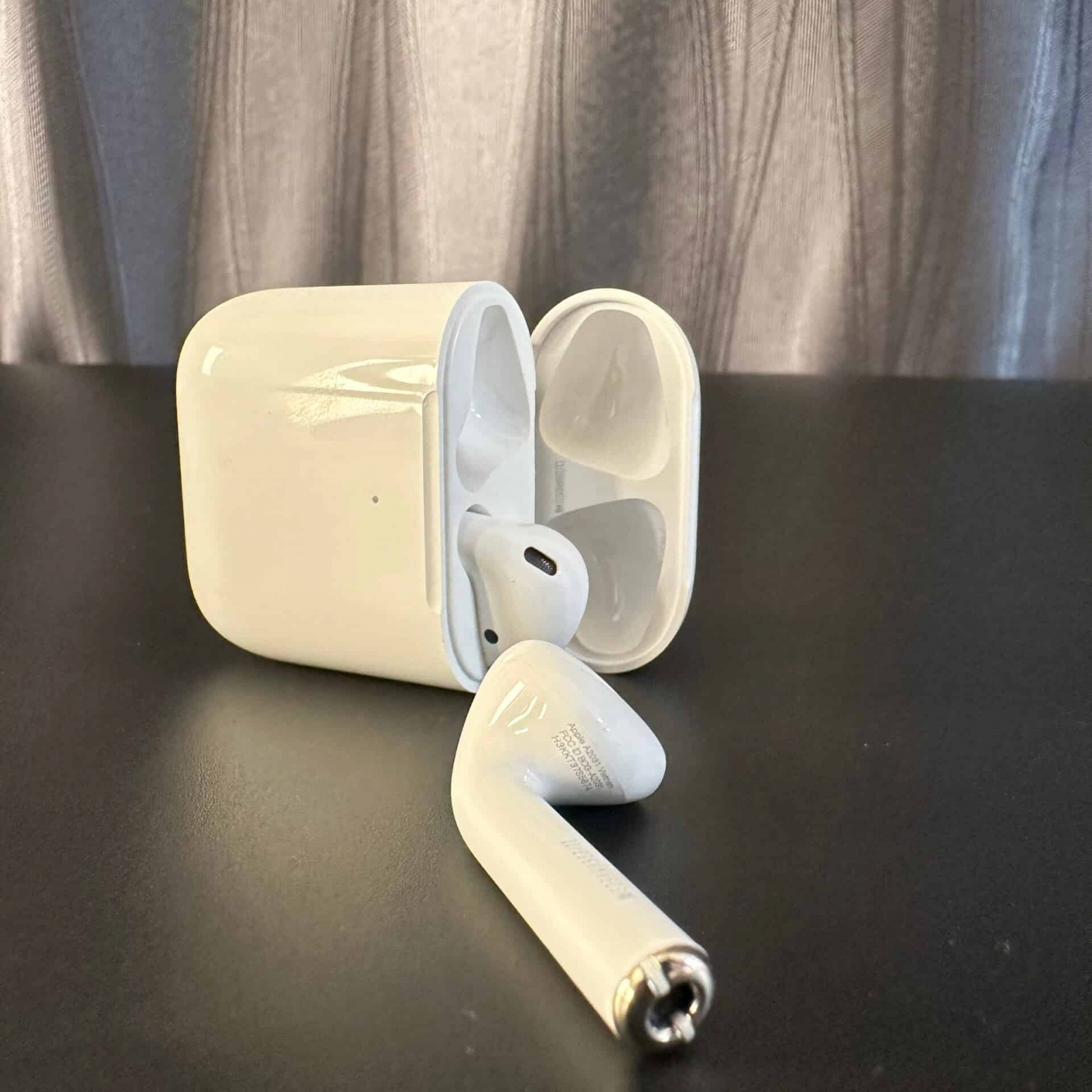 Tai Nghe Bluetooth Airpods 2 Hổ Vằn