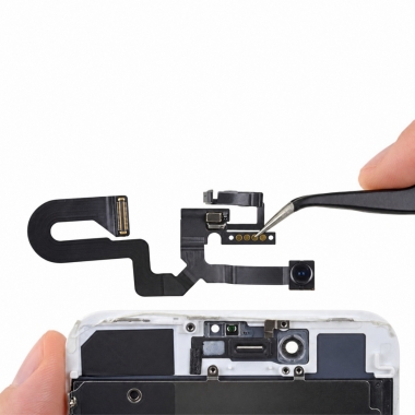 Camera trước thay cho IP 8 Plus