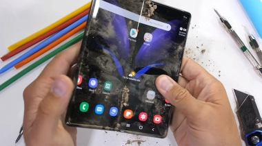 Có cần phải mua điện thoại Samsung mới khi màn hình bị vỡ không?