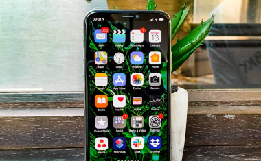 Hư màn hình iPhone có tự thay đươc hay không?