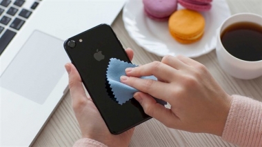iPhone Nứt Kính Ngoài – Bao Lâu Sẽ Lan Rộng Nếu Không Sửa?