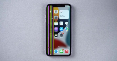 Màn hình iPhone 13 Pro Max bị chớp sáng do đâu?