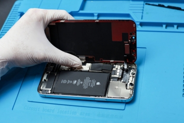 Màn hình iPhone bị tối đen không lên: Có phải hỏng màn hình?