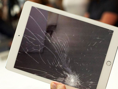 Nên làm gì với màn hình iPad bị nứt?