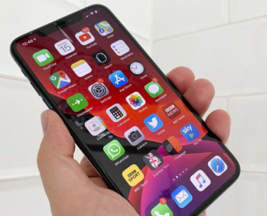 Phải làm gì khi iPhone xuất hiện viền màu đen ở màn hình?
