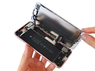 So Sánh Màn Hình iPhone DURA Và Màn Hình Zin – Đâu Là Lựa Chọn Tốt Hơn?