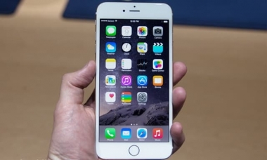 Sử dụng iPhone 6s màn nứt nhẹ có gây liệt cảm ứng không?